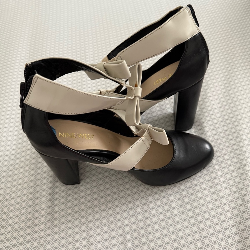 NINE WEST Dannell Mary Jane Pumps Black and Cream Bow Accents Size 7.5 - Picture 7 of 8